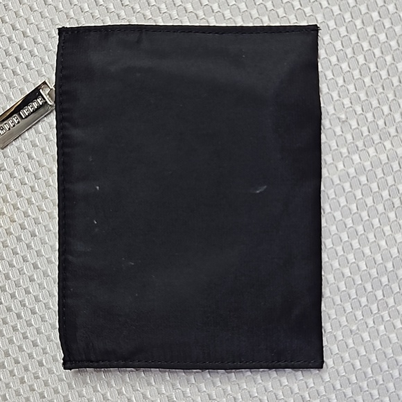 BOBBI BROWN SMALL MAKE-UP CASE IN BLACK - Picture 2 of 8